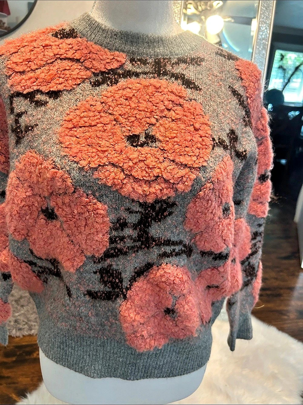 Cliche Floral Crewneck Sweater in Gray & Pink Size Medium